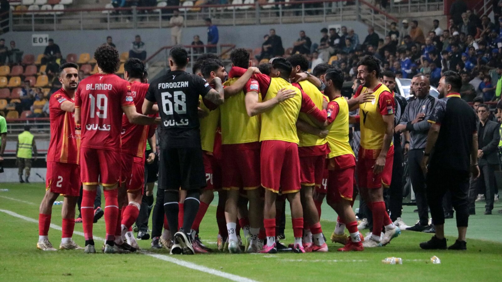 فولاد در جام حذفی 3 بر صفر استقلال خوزستان را شکست داد/ شب رویایی ساسان 1 فولاد در جام حذفی 3 بر صفر استقلال خوزستان را شکست داد/ شب رویایی ساسان