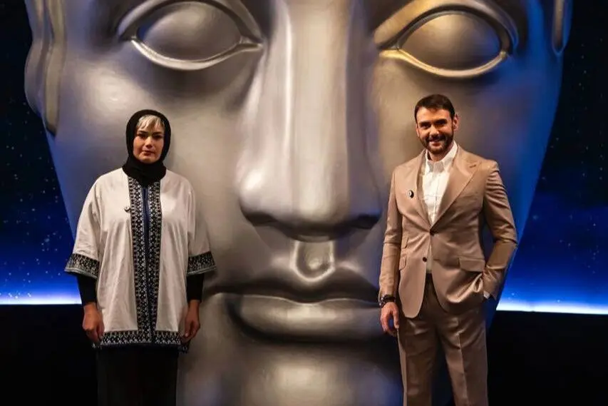 لادین مستوفی به «پرسونا» می آید.