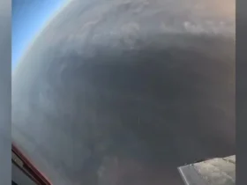 لحظه شلیک موشک مافوق صوت کینژال توسط یک جنگنده روسی