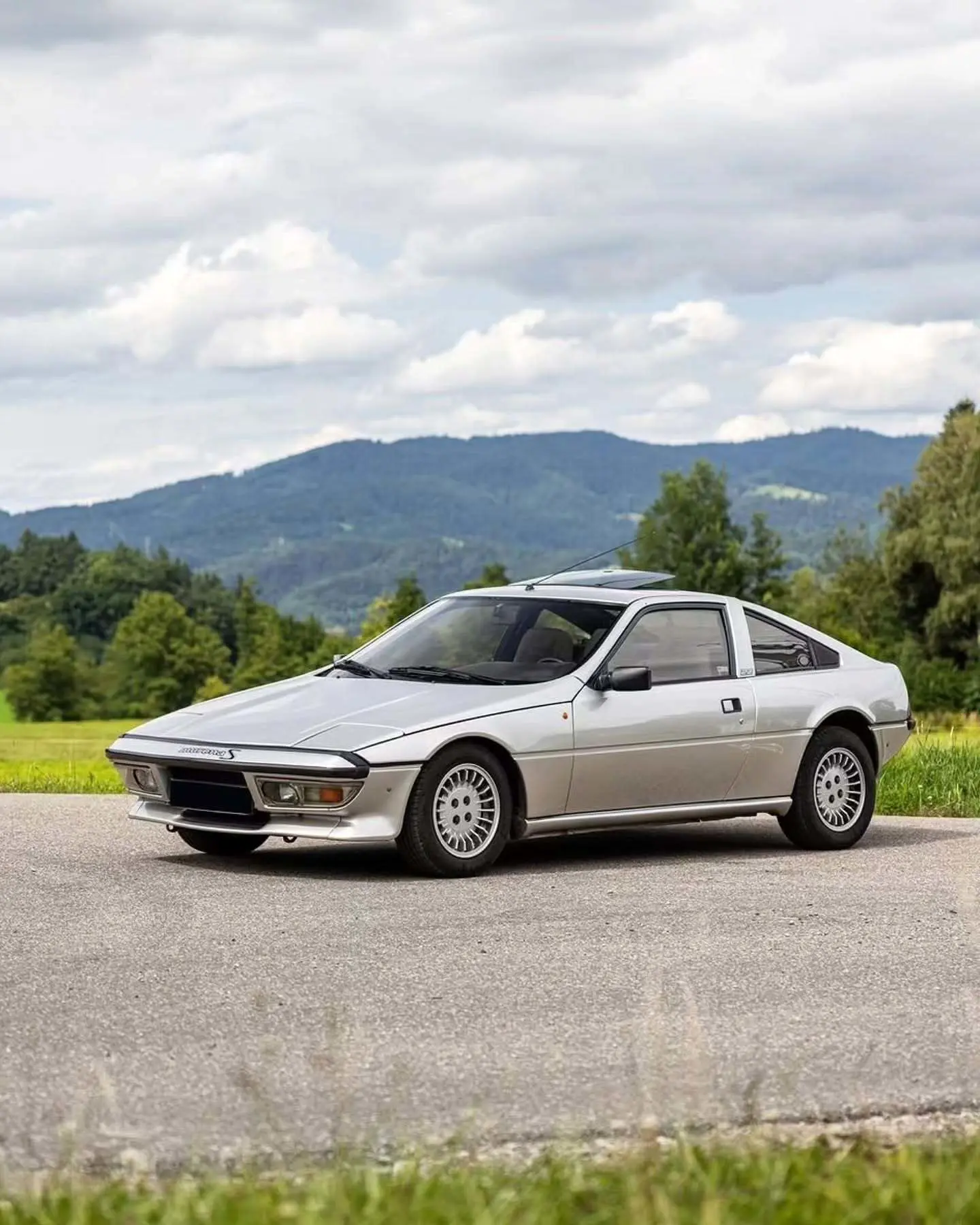 ماترا مورنا; احمقانه ترین ماشین سه نفره پشت به پشت دهه 80!