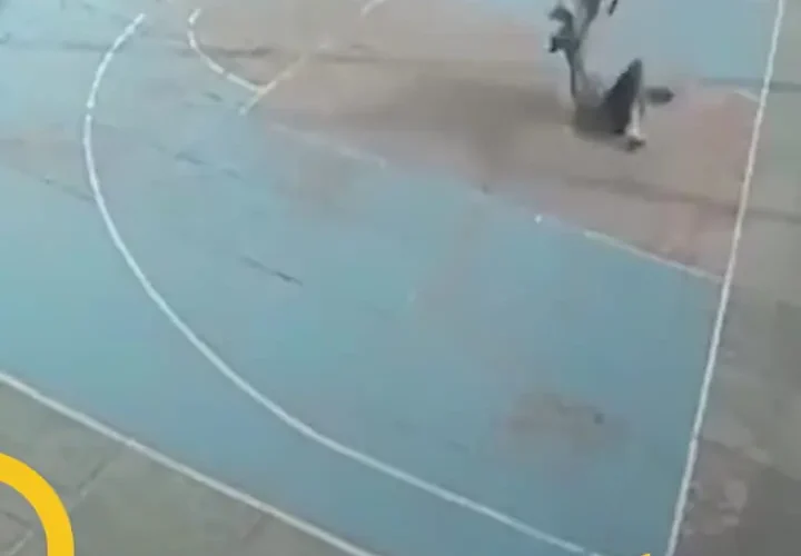 مرگ تکان دهنده ورزشکار جوان آویزان شده از حلقه بسکتبال