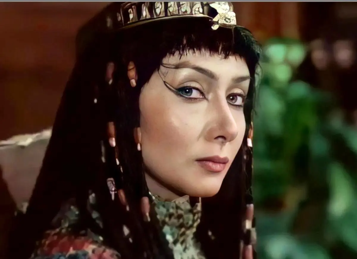 نام واقعی زلیخا چه بود؟ 1 نام واقعی زلیخا چه بود؟