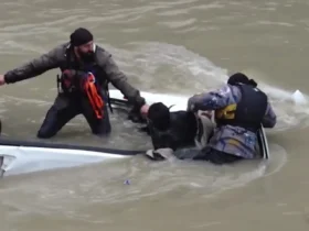 نجات سرنشینان خودروی غرق شده در سیل نفس گیر بود 9 نجات سرنشینان خودروی غرق شده در سیل نفس گیر بود