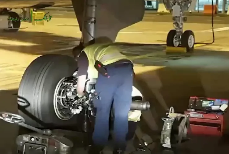 نمایش تایم لپس جالب از فرآیند تعویض چرخ هواپیما!