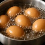 نمک نجات دهنده تخم مرغ آب پز است. پیشینه علمی یک راز آشپزی