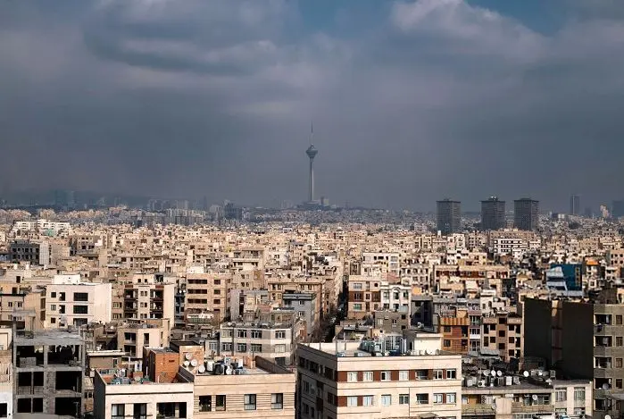 هر چه فرصت های بیشتری به تهران بدهید، زندگی در آنجا سخت تر می شود 1 هر چه فرصت های بیشتری به تهران بدهید، زندگی در آنجا سخت تر می شود