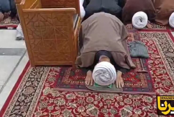 هرتز اقامه نماز باران در کنار قبر عبدالعظیم (علیه السلام)