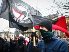 واشنگتن چهار گروه اروپایی را در فهرست "تروریسم جهانی" خود قرار داد. 8 واشنگتن چهار گروه اروپایی را در فهرست "تروریسم جهانی" خود قرار داد.