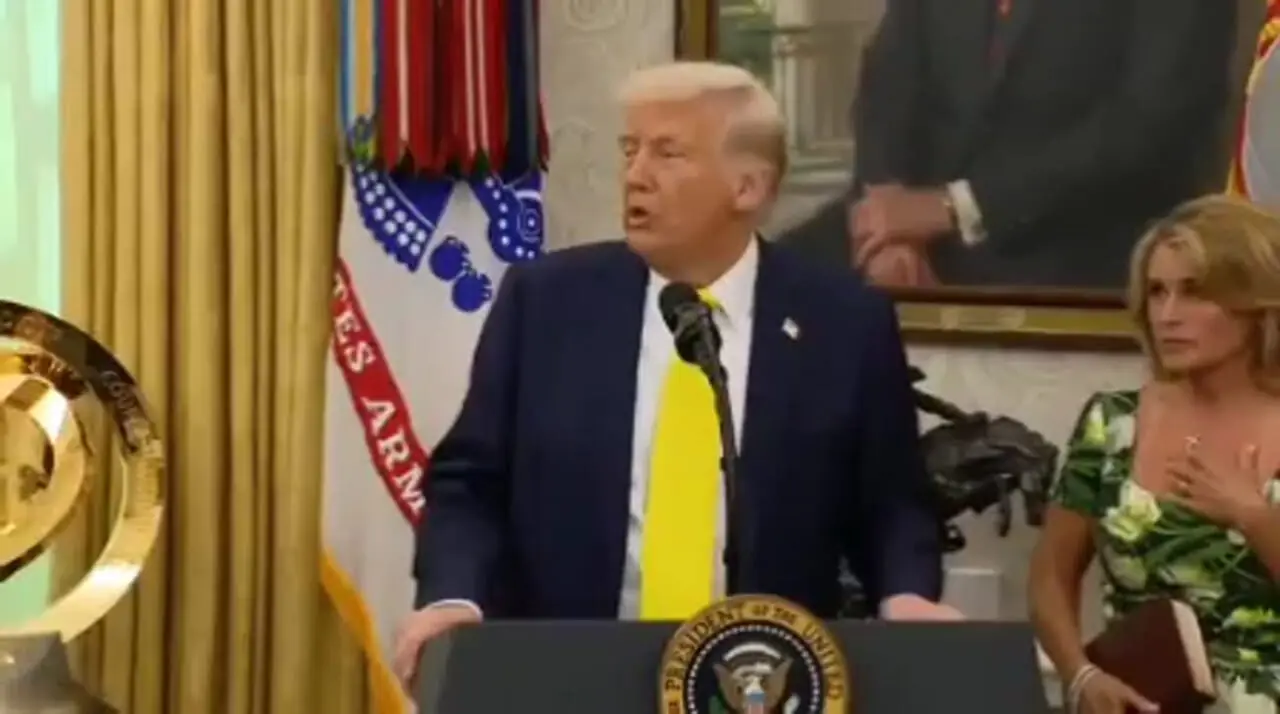 واکنش ترامپ و دکتر اوز به بیهوشی مرد ناشناس در مراسم کاخ سفید 1 واکنش ترامپ و دکتر اوز به بیهوشی مرد ناشناس در مراسم کاخ سفید