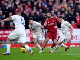 پخش زنده؛ بازی لیورپول - ناتینگهام فارست [ ۰ - ۳ ] / سرگیجه دانش آموزان تنبل