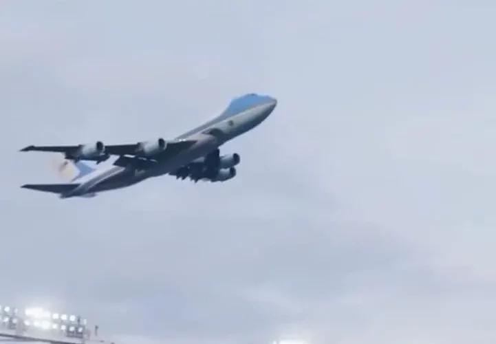 پرواز سیاست در آسمان فوتبال/ مانور خودشیفته ترامپ بر رای دهندگان