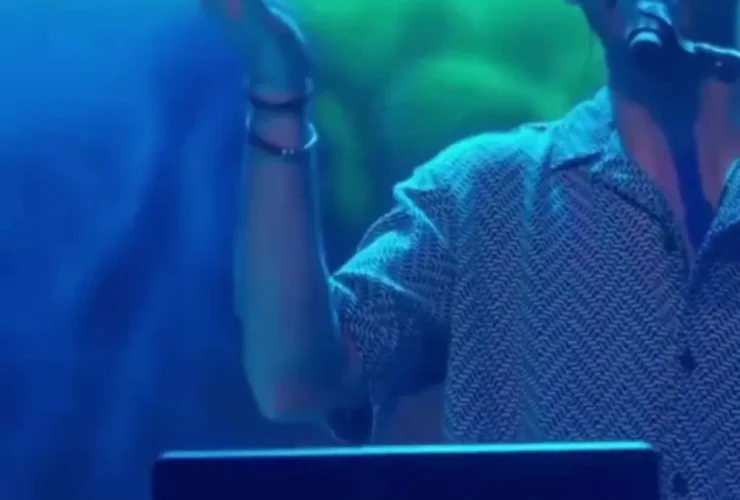 پسر مهران مدیری با این ویدیو تبدیل به سوژه پرطرفدار کانادا شد