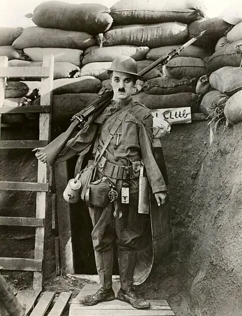 چارلی چاپلین: «دوشفانگ» را برای مسخره کردن جنگ در جنگ جهانی اول ساختم 4 5