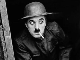 چرا چارلی چاپلین در سال 1953 از ورود به آمریکا منع شد؟