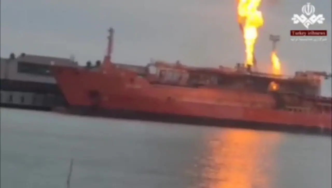 کشتی ترکیه در اوکراین هدف قرار گرفت 1 کشتی ترکیه در اوکراین هدف قرار گرفت