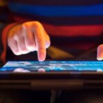 کودکان چگونه و برای چه مدت باید استفاده از صفحه نمایش خود را محدود کنند؟