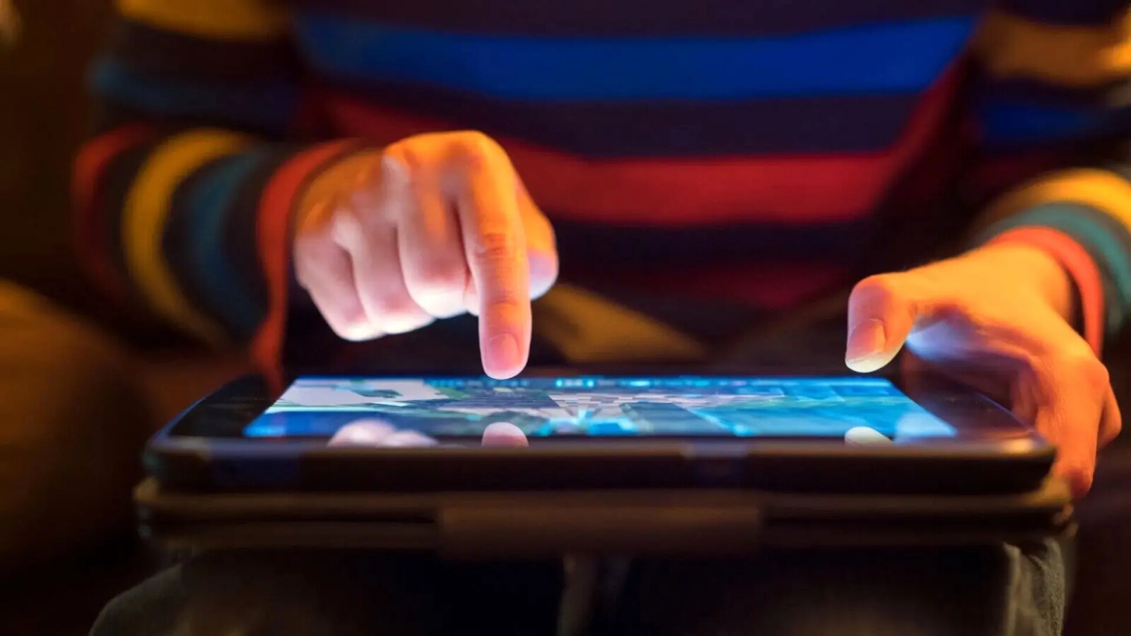 کودکان چگونه و برای چه مدت باید استفاده از صفحه نمایش خود را محدود کنند؟ 1 کودکان چگونه و برای چه مدت باید استفاده از صفحه نمایش خود را محدود کنند؟