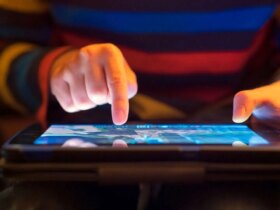 کودکان چگونه و برای چه مدت باید استفاده از صفحه نمایش خود را محدود کنند؟