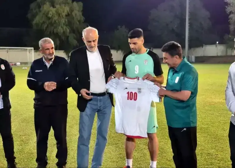 گذراندن 100 مسابقه ملی; سورپرایز ویژه طارمی در تمرین 1 گذراندن 100 مسابقه ملی; سورپرایز ویژه طارمی در تمرین