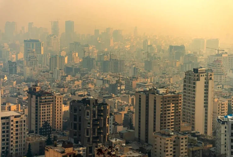 گروه های آسیب پذیر آبان ماه به مدت 21 روز در تهران هوای ناسالم تنفس کردند