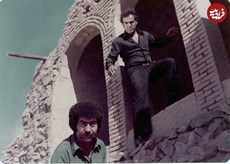 عکس/ حسین گیل ۳۲ ساله در کنار ناصر ملک مطیعی; سال 51 1 عکس/ حسین گیل ۳۲ ساله در کنار ناصر ملک مطیعی; سال 51