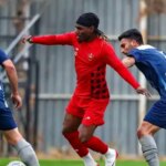 بیفوما در آستانه شکست دربی است