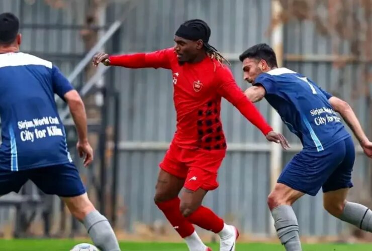 بیفوما در آستانه شکست دربی است 27 بیفوما در آستانه شکست دربی است