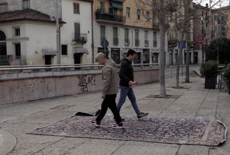 از تهران تا رم؛ زندگی مهاجران در تار و پود فرش است