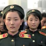دختران کره شمالی چند سال در ارتش خدمت می کنند؟