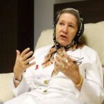 مینو محرز: مردم از خانه بیرون نروند/ در مقابل این آلودگی هوا هیچ کاری نمی توان کرد