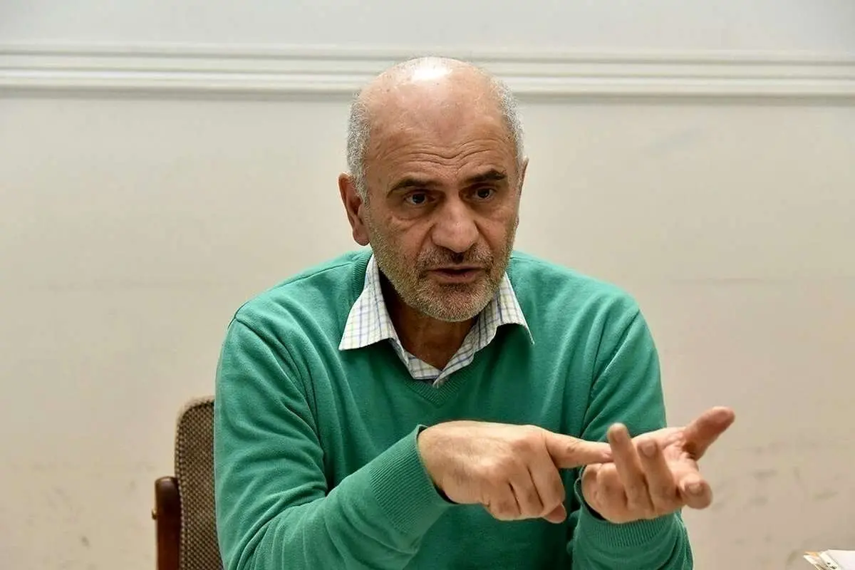 فرشاد مومنی در بیمارستان بستری شد 1 فرشاد مومنی در بیمارستان بستری شد