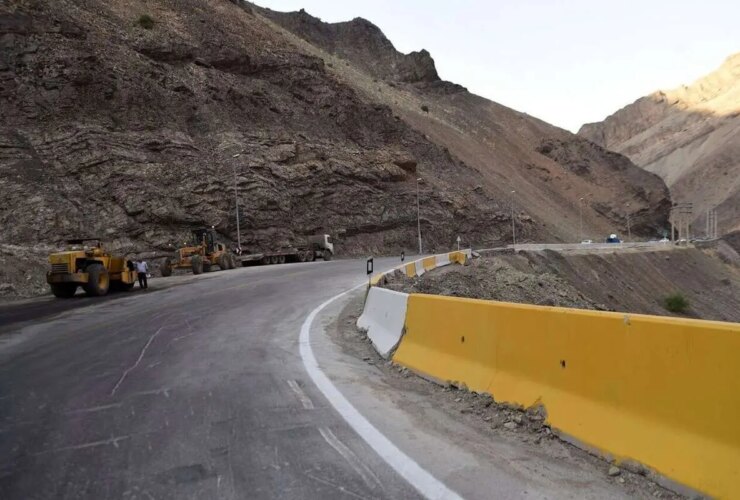 جاده چالوس یک طرفه است 37 جاده چالوس یک طرفه است