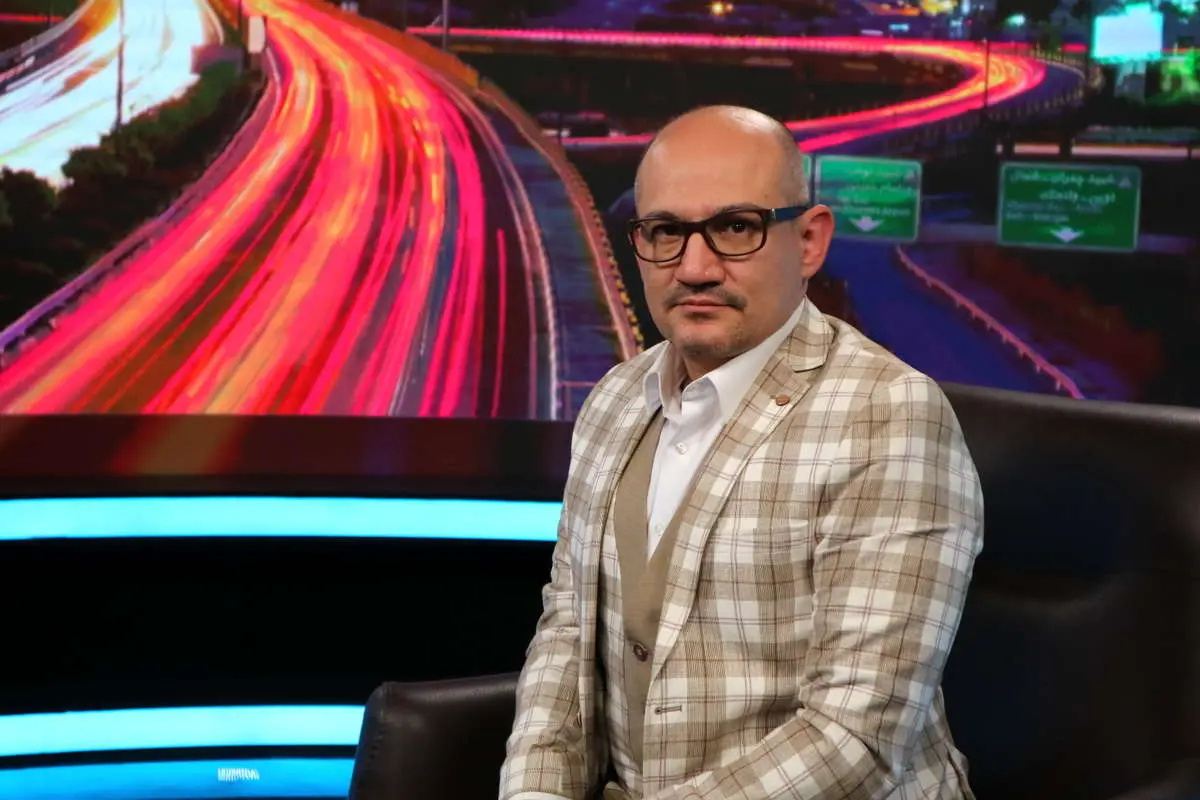 مسئله واقعی آمریکا ایران نیست/ ایران 1000 نفر به صورت چرخشی اداره می شوند! 1 مسئله واقعی آمریکا ایران نیست/ ایران 1000 نفر به صورت چرخشی اداره می شوند!