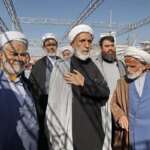 تصاویر; تشییع جنازه پدر حسین و مهدی طیب