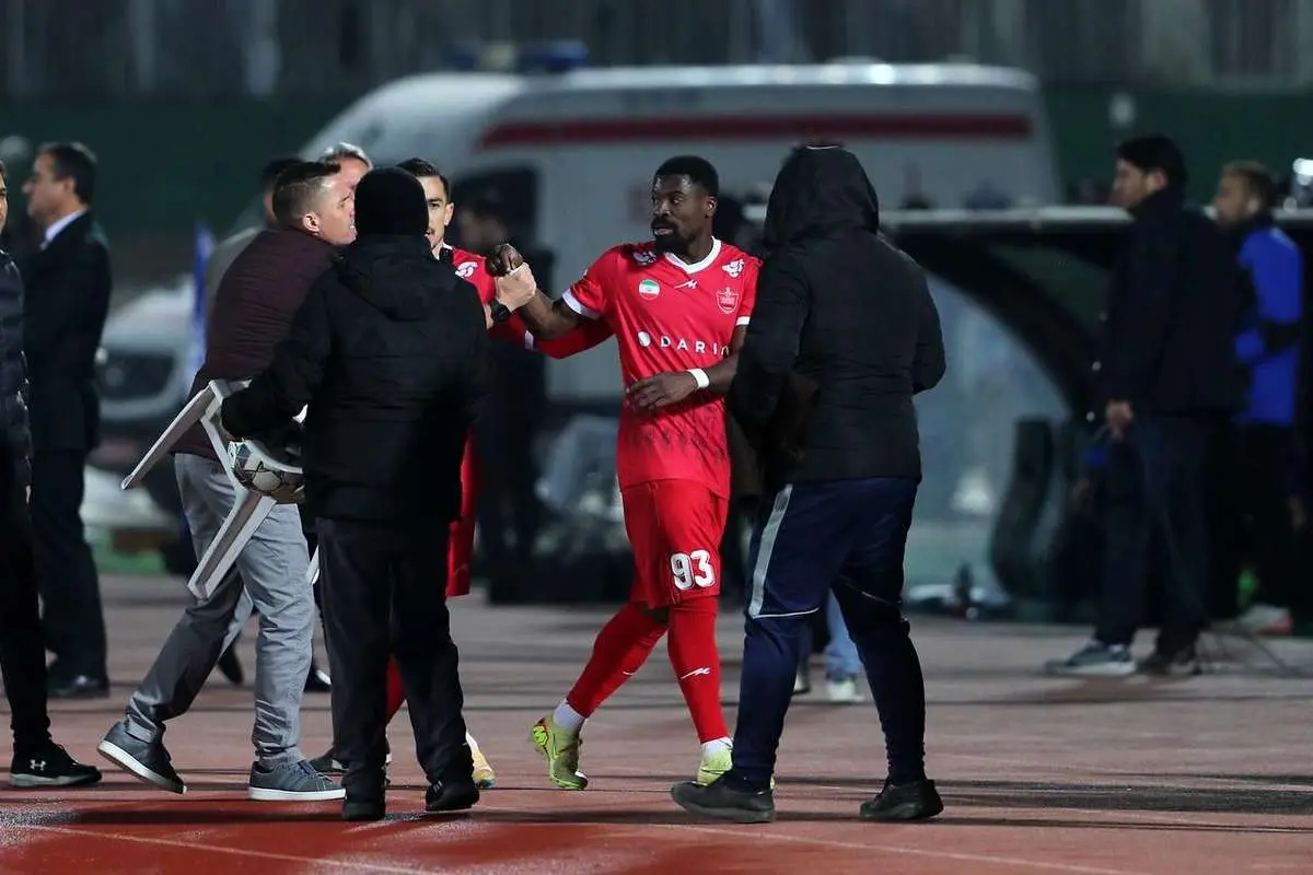 دلیل عصبانیت و درگیری اوریا پس از دربی مشخص شد 1 دلیل عصبانیت و درگیری اوریا پس از دربی مشخص شد