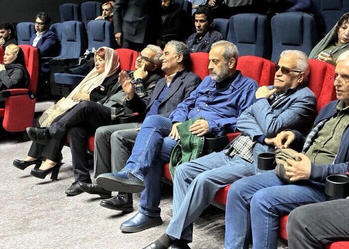 در سایه درخت طلایی کیارستمی، پدر نقد سینما