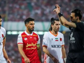 پرسپولیس مقابل پیکان با داور خوش شانس!