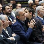 تصاویر; شرکت رئیس جمهور در مراسم ختم خانواده ثقاب اصفهانی