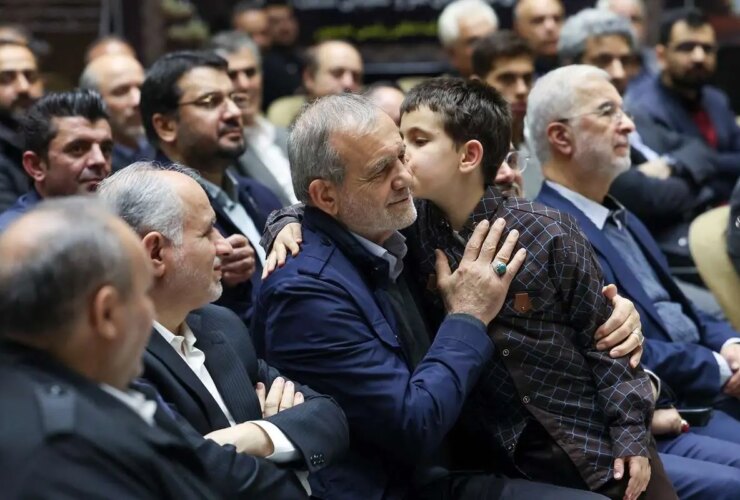 تصاویر; شرکت رئیس جمهور در مراسم ختم خانواده ثقاب اصفهانی 24 تصاویر; شرکت رئیس جمهور در مراسم ختم خانواده ثقاب اصفهانی