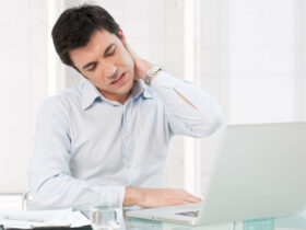 درمان مشکلات ستون فقرات؛ از تغییر سبک زندگی تا چاقوی جراحی 8 درمان مشکلات ستون فقرات؛ از تغییر سبک زندگی تا چاقوی جراحی