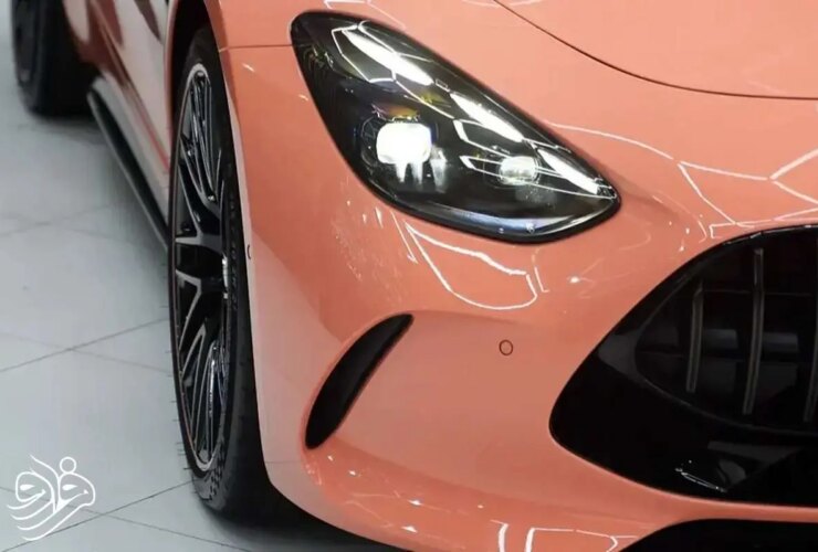 مرسدس AMG GT در خیابان های دبی با لباس پاستلی کمیاب خود