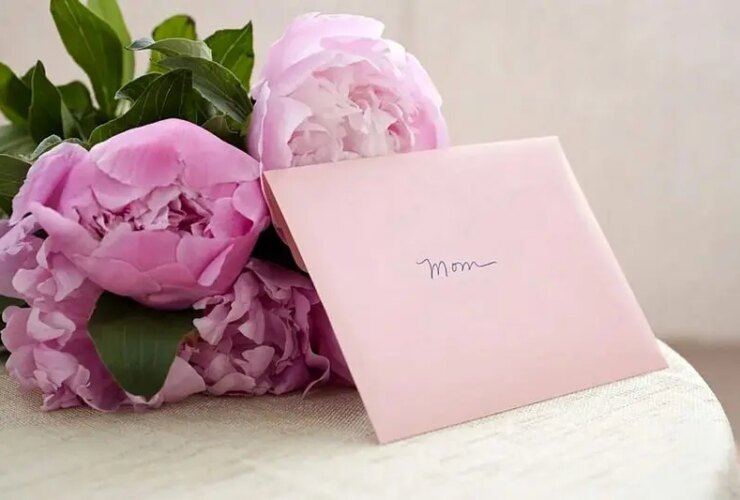 پیام ها و متن های کوتاه تبریک روز مادر 1404 34 روز مادر مبارک