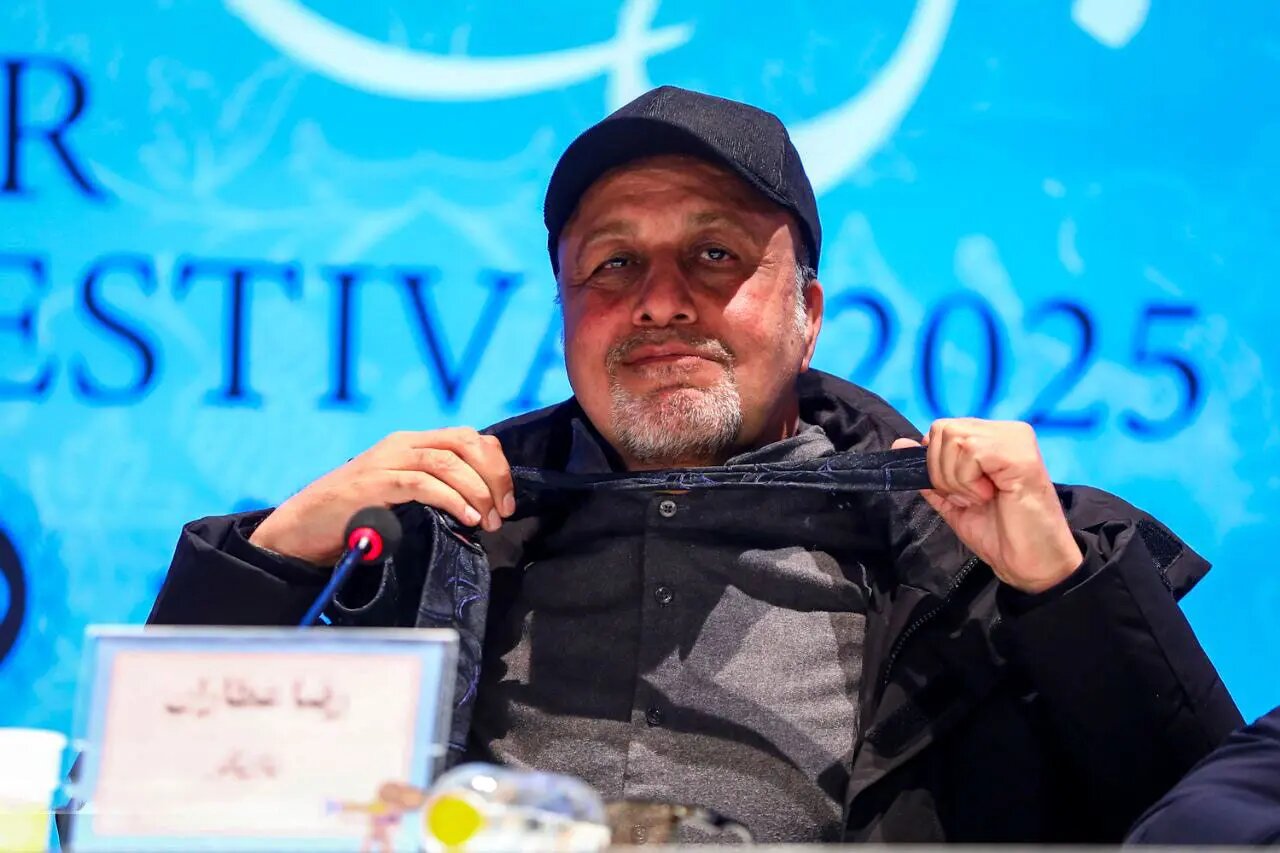 از نگرانی تا طنز و انتقاد: واکنش به بستری شدن رضا عطاران در بیمارستان