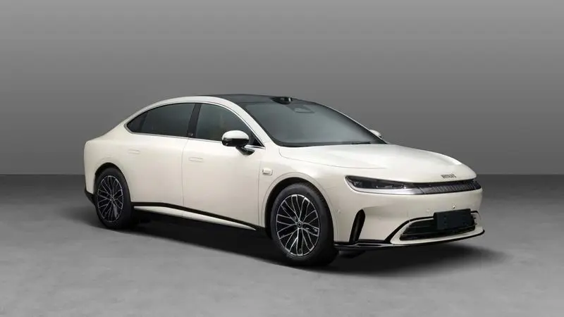 هوشمند دیگر کوچک نیست. ورود به دنیای سدان های غول پیکر 5 سدان هوشمند