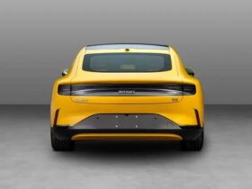 هوشمند دیگر کوچک نیست. ورود به دنیای سدان های غول پیکر 8 سدان هوشمند