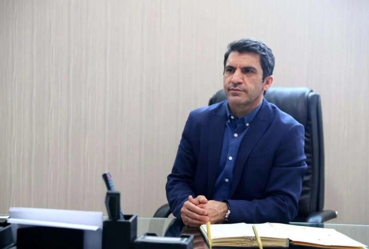 واکنش جالب علیرضا امامی فر به سخنان بی ادبانه خداداد عزیزی