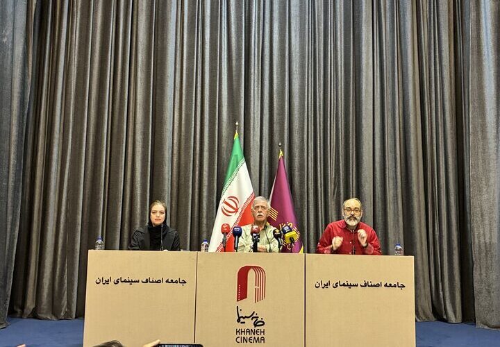 دستگیری بازیکنان در یک مهمانی خصوصی، اقدامی اختیاری از سوی آتش بود. 25 دستگیری بازیکنان در یک مهمانی خصوصی، اقدامی اختیاری از سوی آتش بود.