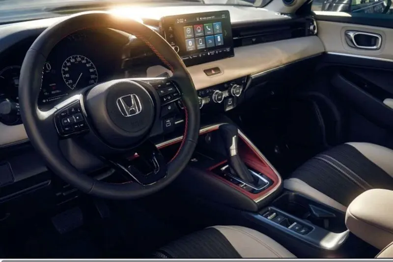 مقایسه هوندا HRV و کرولا کراس; رقابت 5 میلیاردی SUV 6 هوندا HRV-داخلی