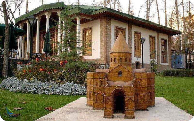 پاییز در باغ موزه های تهران/ 5 مکان جذاب برای سفر آخر هفته به تهران 14 پاییز در باغ موزه های تهران/ 5 مکان جذاب برای سفر آخر هفته به تهران