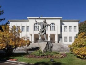 پاییز در باغ موزه های تهران/ 5 مکان جذاب برای سفر آخر هفته به تهران 8 پاییز در باغ موزه های تهران/ 5 مکان جذاب برای سفر آخر هفته به تهران